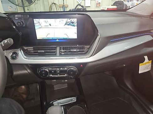 New 2026 Chevrolet Trax LT w/ Driver Confidence Package FWD image 14