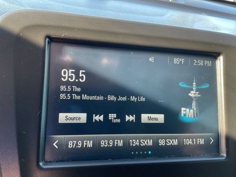 Used 2018 Chevrolet Equinox LT FWD image 17