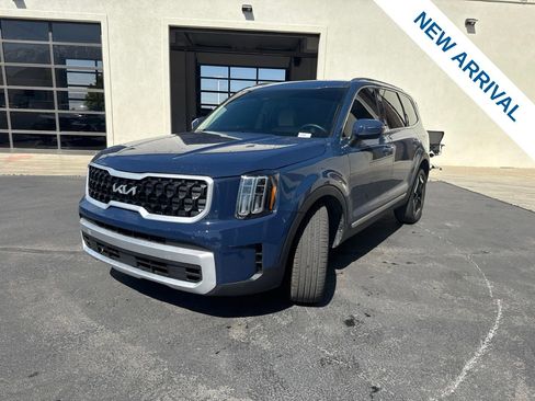 Used 2025 Kia Telluride S AWD/4WD image 3