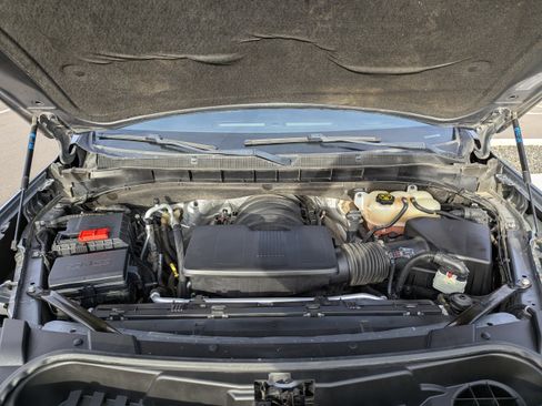 Used 2022 Chevrolet Suburban Z71 w/ Luxury Package image 59