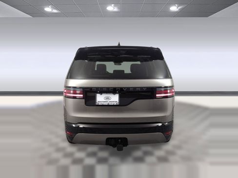 Certified 2025 Land Rover Discovery Dynamic SE image 9