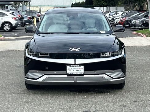 Used 2024 Hyundai Ioniq 5 Limited image 2