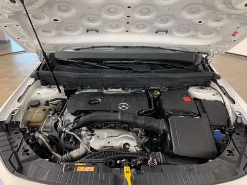 Used 2020 Mercedes-Benz GLB 250 image 41