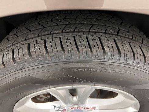 Used 2019 Ford Edge SEL w/ Equipment Group 201A FWD image 17