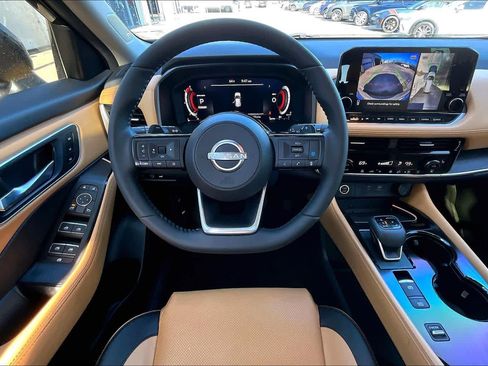 Used 2023 Nissan Rogue Platinum image 6