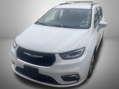 Used 2022 Chrysler Pacifica Touring-L