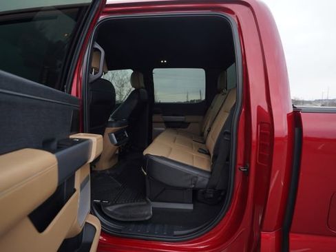 Used 2023 Ford F250 Lariat w/ Chrome Package image 14