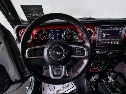 Used 2023 Jeep Wrangler Unlimited Rubicon w/ Cold Weather Group AWD/4WD image 11