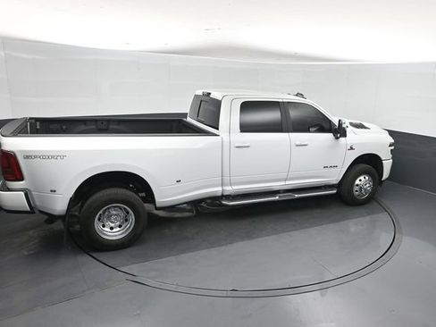 Used 2026 RAM 3500 Laramie w/ Max Tow Package AWD/4WD image 31