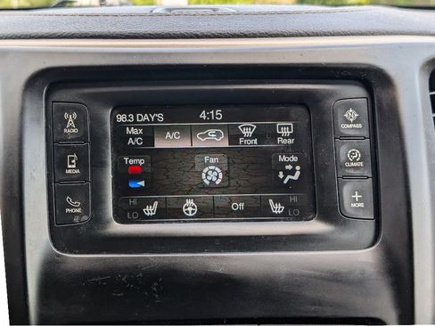 Used 2017 Jeep Cherokee Latitude w/ Cold Weather Group AWD/4WD image 26