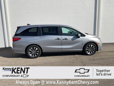 Used 2023 Honda Odyssey EX-L image 3