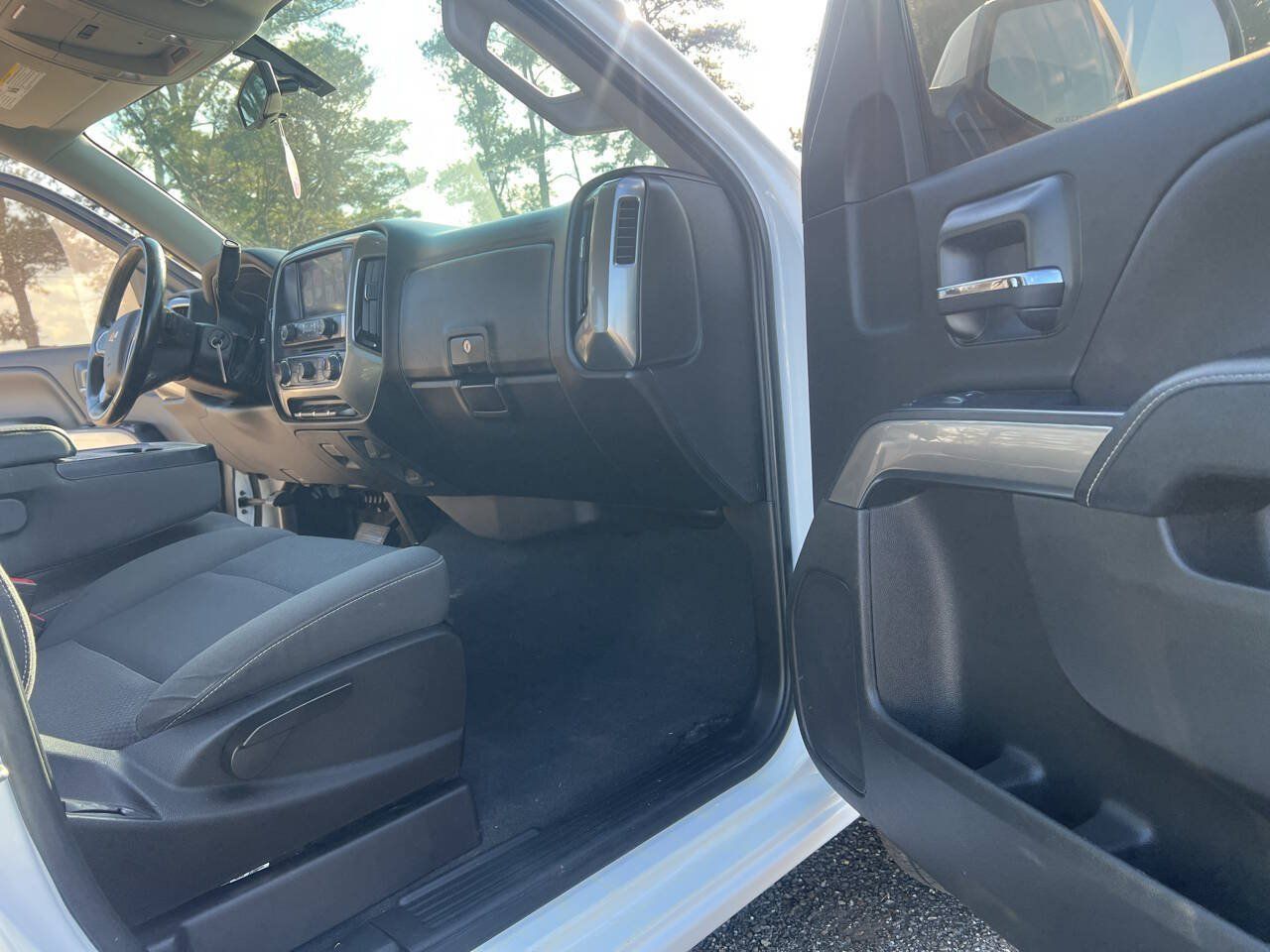 Used 2018 Chevrolet Silverado 1500 LT w/ Texas Edition RWD image 25