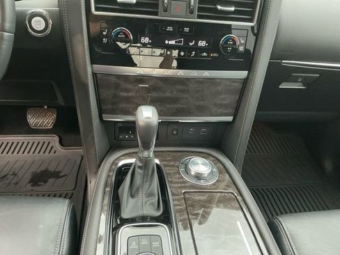 Used 2024 Nissan Armada Platinum w/ Captain's Chairs Package image 12