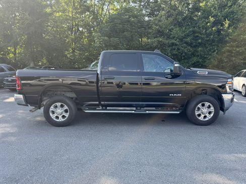 Used 2025 RAM 2500 Big Horn AWD/4WD image 4