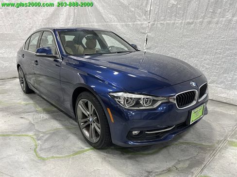 Used 2017 BMW 330i xDrive Sedan image 2