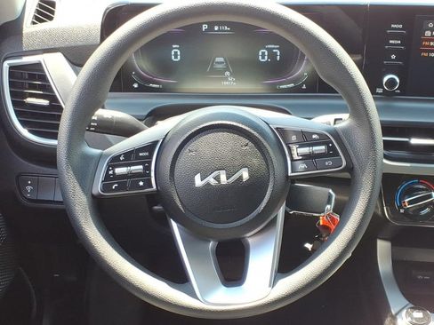 Certified 2024 Kia Seltos LX AWD/4WD image 17