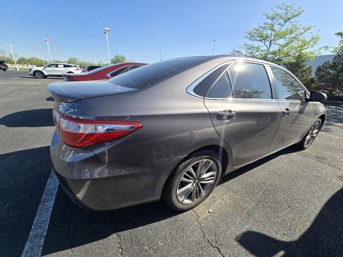 Used 2016 Toyota Camry SE image 8