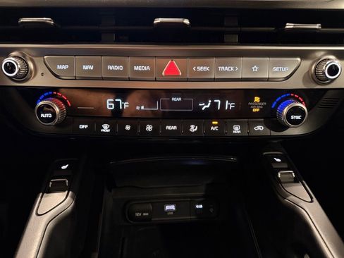 Used 2025 Kia Telluride S image 25