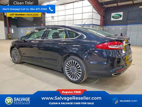 Used 2018 Ford Fusion SE w/ Fusion SE Technology Package image 3