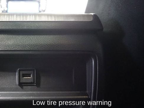 Used 2017 Nissan Murano SV image 10