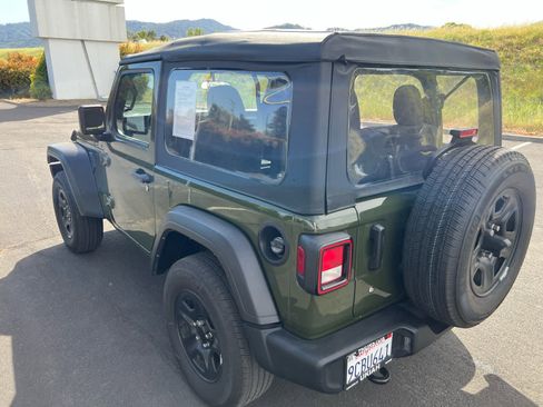 Used 2022 Jeep Wrangler Sport image 8