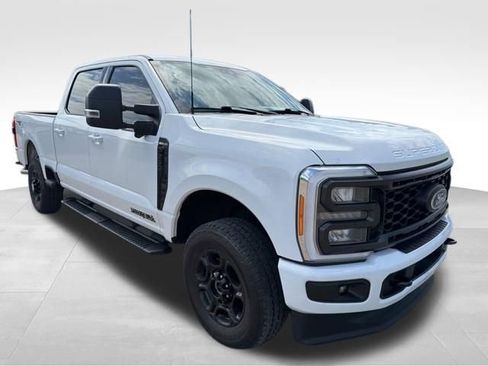 Used 2023 Ford F250 XLT w/ XLT Premium Package AWD/4WD image 2