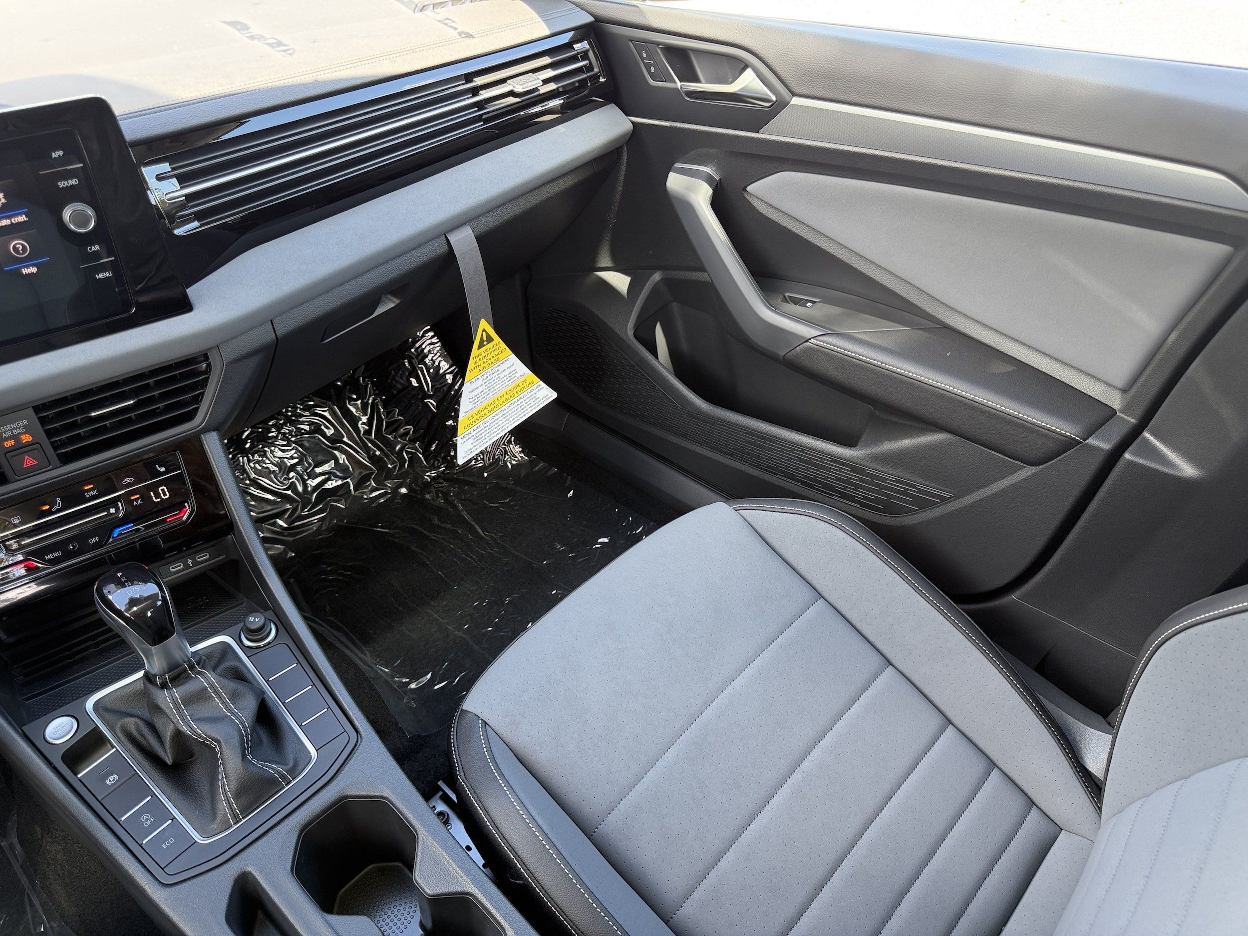 New 2027 Volkswagen Jetta SE FWD image 16