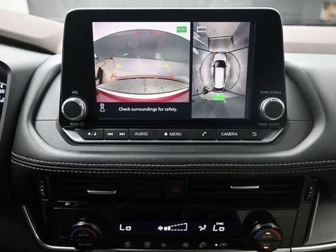 Used 2021 Nissan Rogue SV FWD image 12
