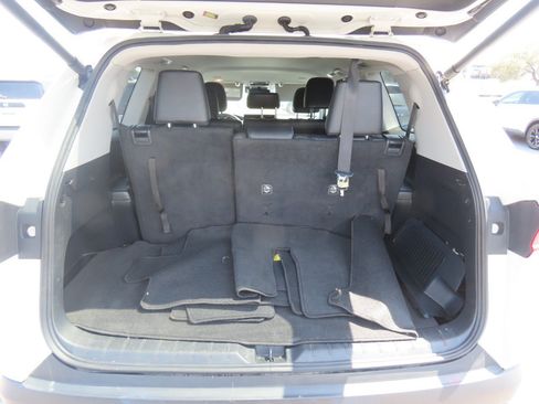 Used 2024 Toyota Grand Highlander AWD image 14