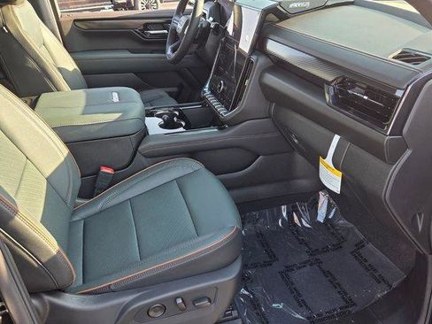 New 2026 GMC Yukon XL AT4 w/ AT4 Premium Plus Package AWD/4WD image 17