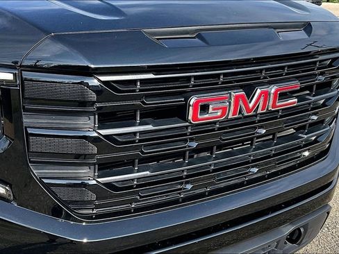 Used 2024 GMC Sierra 1500 Elevation AWD/4WD image 29