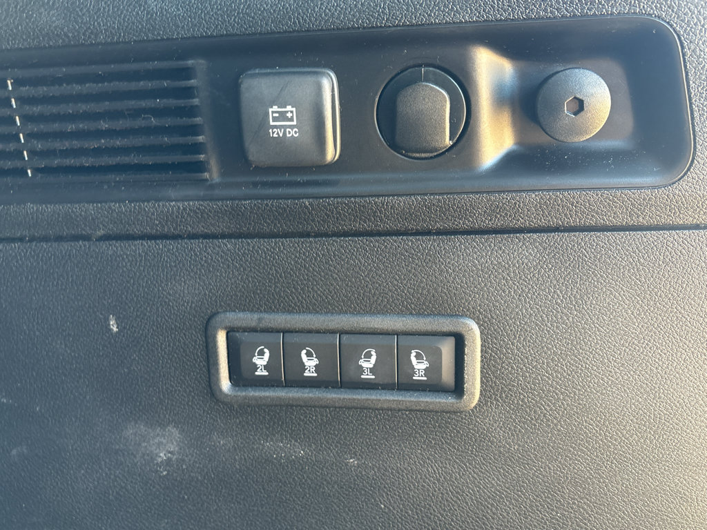 Used 2024 Jeep Wagoneer Series III AWD/4WD image 32