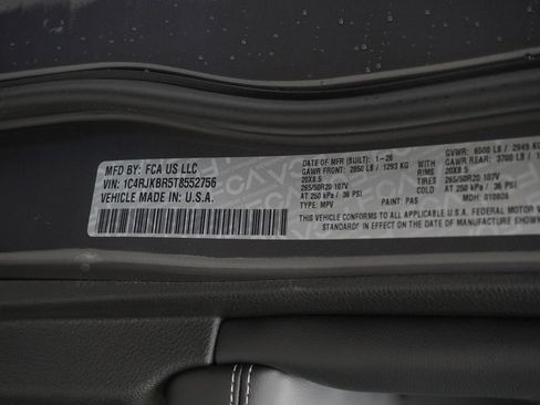 New 2026 Jeep Grand Cherokee L Limited w/ Limited Altitude Package AWD/4WD image 40