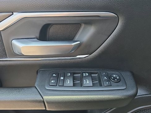 Used 2019 RAM 1500 Big Horn RWD image 15