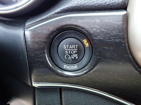 Used 2014 Jeep Grand Cherokee Limited w/ Trailer Tow Group IV image 26