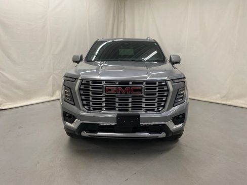 Used 2025 GMC Yukon Denali AWD/4WD image 3