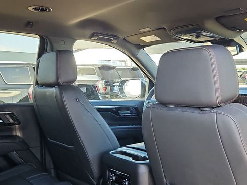 Used 2025 Chevrolet Tahoe RST AWD/4WD image 17
