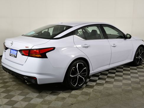 Used 2024 Nissan Altima 2.5 SR FWD image 6
