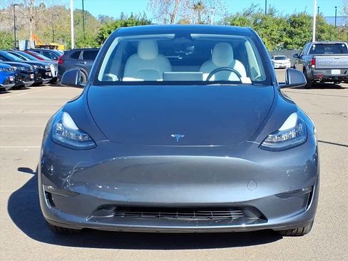 Used 2023 Tesla Model Y Long Range image 2