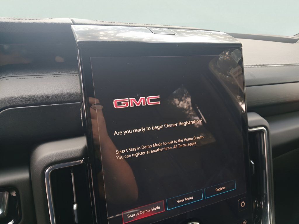 New 2026 GMC Yukon Denali w/ Denali Reserve Package AWD/4WD image 15