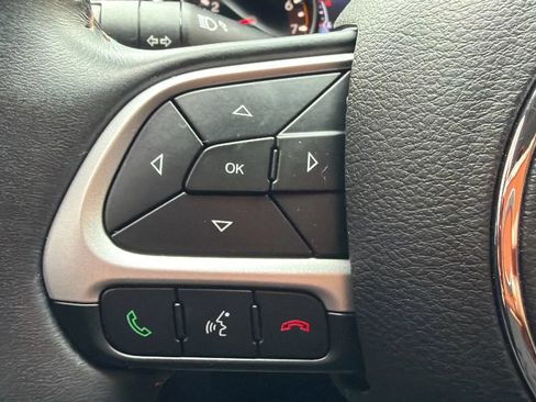 Used 2018 Jeep Compass Latitude w/ Popular Equipment Group AWD/4WD image 12