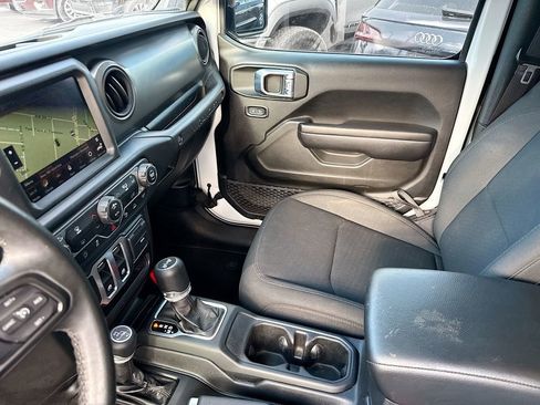 Used 2021 Jeep Wrangler Sport S image 26