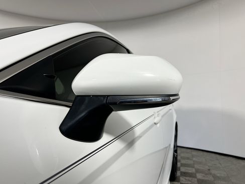 Used 2022 Toyota Camry SE image 13