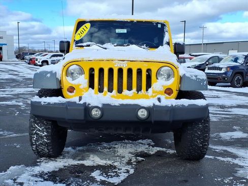 Used 2011 Jeep Wrangler Unlimited Sport image 2