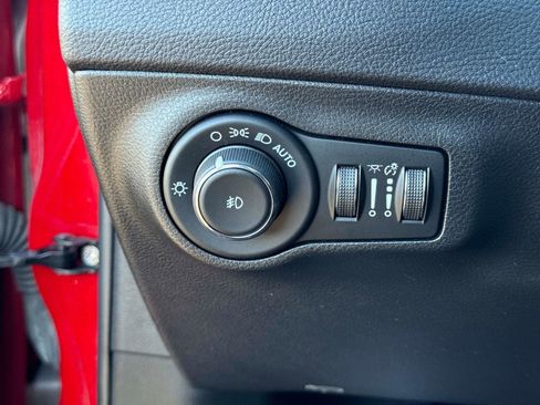 Used 2021 Jeep Compass Latitude w/ Sun and Sound Group FWD image 31