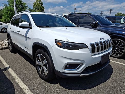 Used 2019 Jeep Cherokee Limited AWD/4WD image 2