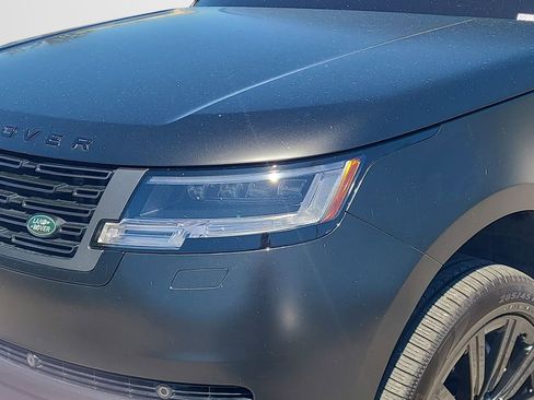 Used 2023 Land Rover Range Rover SE image 9