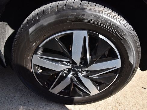 Used 2022 Kia Sorento EX image 10