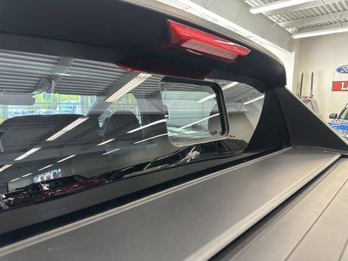 Used 2022 Hyundai Santa Cruz SEL Premium image 5