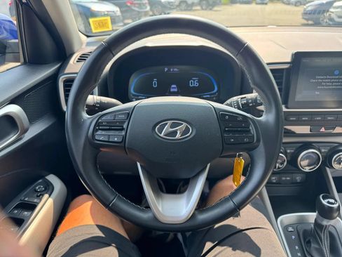 Used 2023 Hyundai Venue SEL w/ Cargo Package FWD image 13